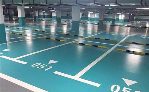 天祝天祝环氧地坪中涂：构筑坚固地面的关键环节